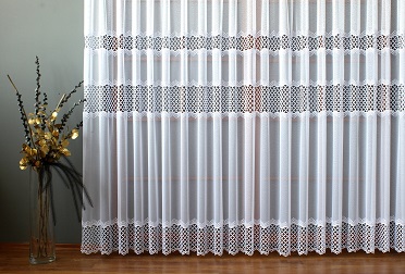 Miniaturka produktu Firanka marszczona z gipiurą wisienka