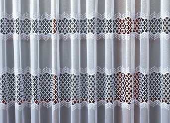 Miniaturka produktu Firanka marszczona z gipiurą wisienka