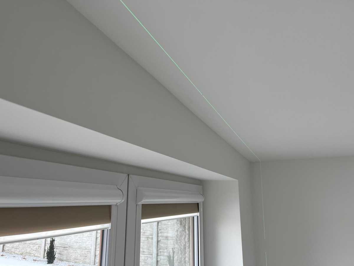 Zdjęcie z montażu wyznaczanie linii