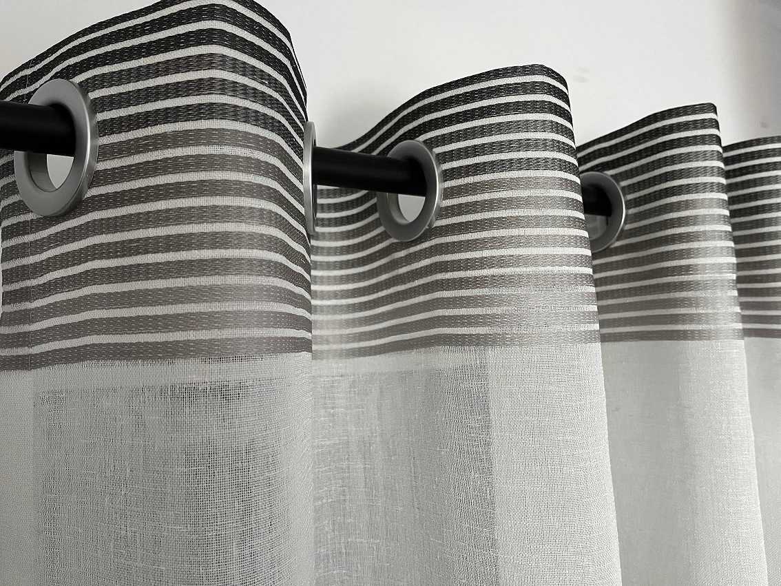 Zdjęcie zasłon na przelotkach