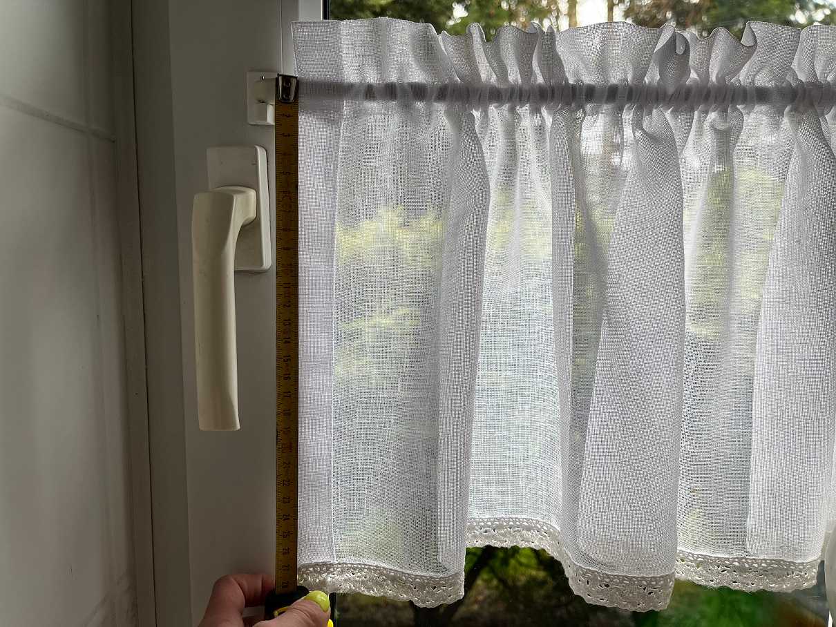 Zdjęcie z pomiarem długości zazdroski